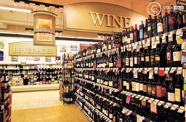 Các nhân viên của Winer Supermarket đều được đào tạo kiến thức về rượu