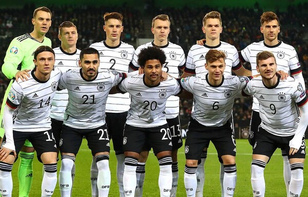 Áo thi đấu của đội tuyển Đức