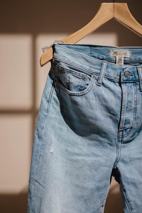Quần jeans nam cao cấp luôn có màu sắc phân bổ rất đẹp