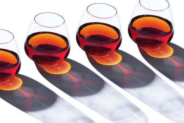 Rượu Cognac và Whisky là gì? Có sự khác nhau nào giữa 2 loại rượu?