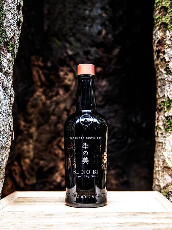 Nhật Bản cũng tham gia vào cuộc chơi rượu Gin với sản phẩm đầy chất lượng mang tên The Kyoto Distillery