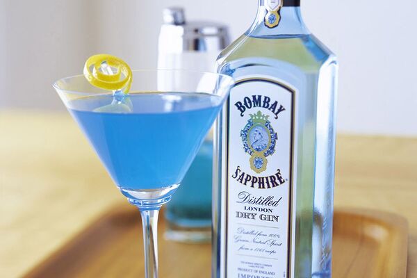 Bombay Sapphire là một viên ngọc xanh quý báu trong thế giới rượu Gin