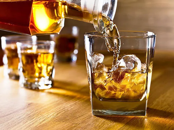 Rượu Cognac và Whisky là gì? Có sự khác nhau nào giữa 2 loại rượu?