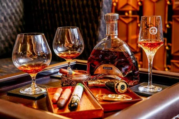 Rượu Cognac và Whisky là gì? Có sự khác nhau nào giữa 2 loại rượu?