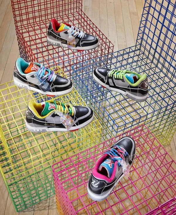  Hiện BST upcycling LV Sneaker 2021 có 5 màu chủ đạo - thời trang Cycling