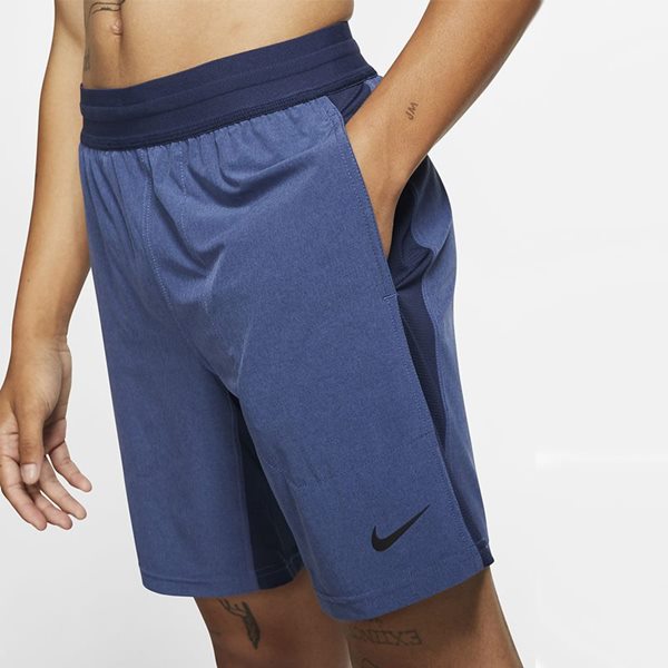 Quần bơi Flex-Repel đến từ thương hiệu Nike