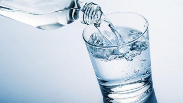 Uống nước lọc cũng là cách giải rượu nhanh nhất tại nhà