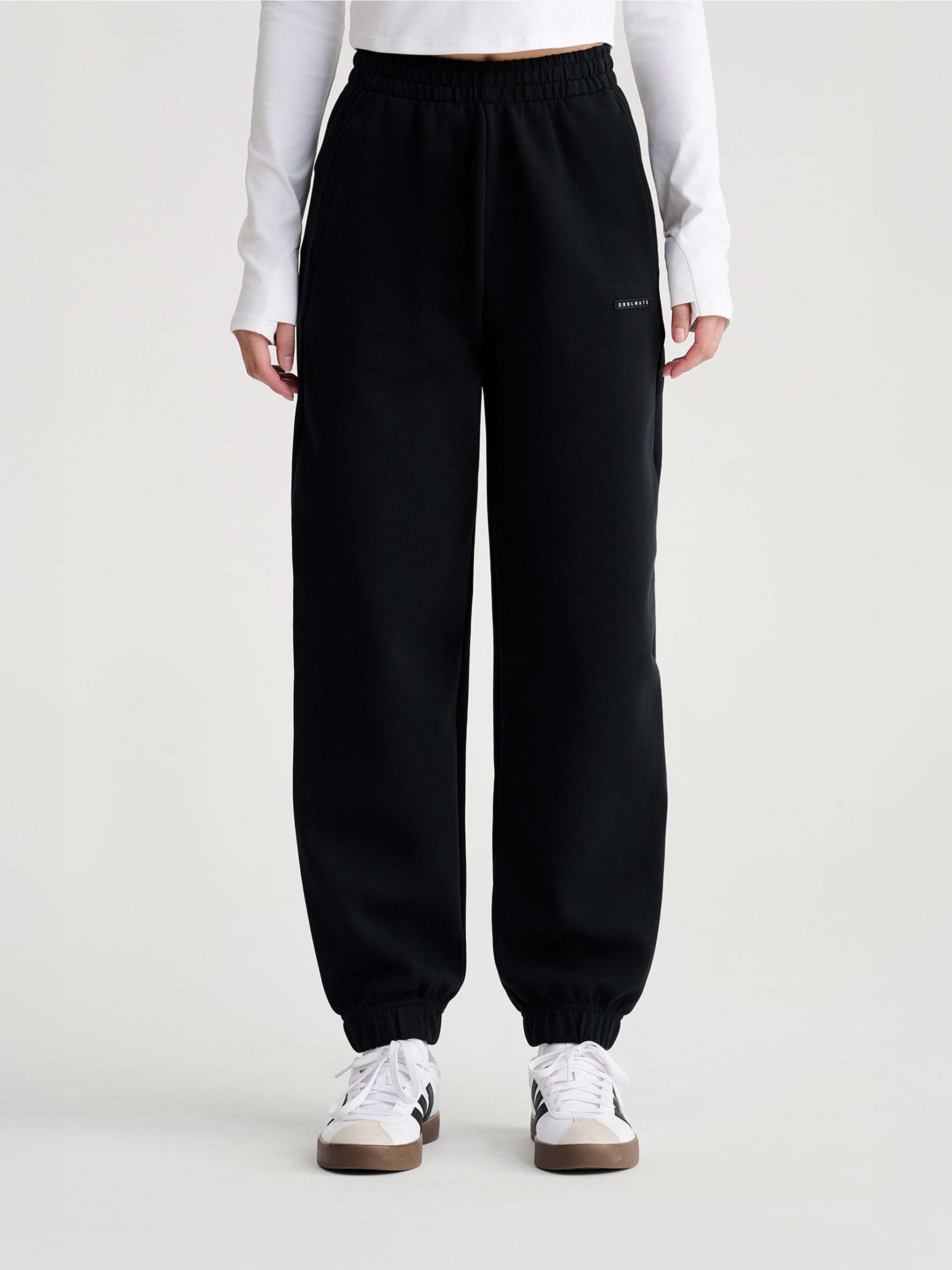 Quần jogger thể thao nữ Studio Pants - undefined