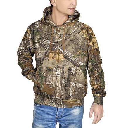 Bộ đồ Camo Sweatshirt được lấy cảm hứng từ những bộ quân phục và áo nỉ in họa tiết rằn ri