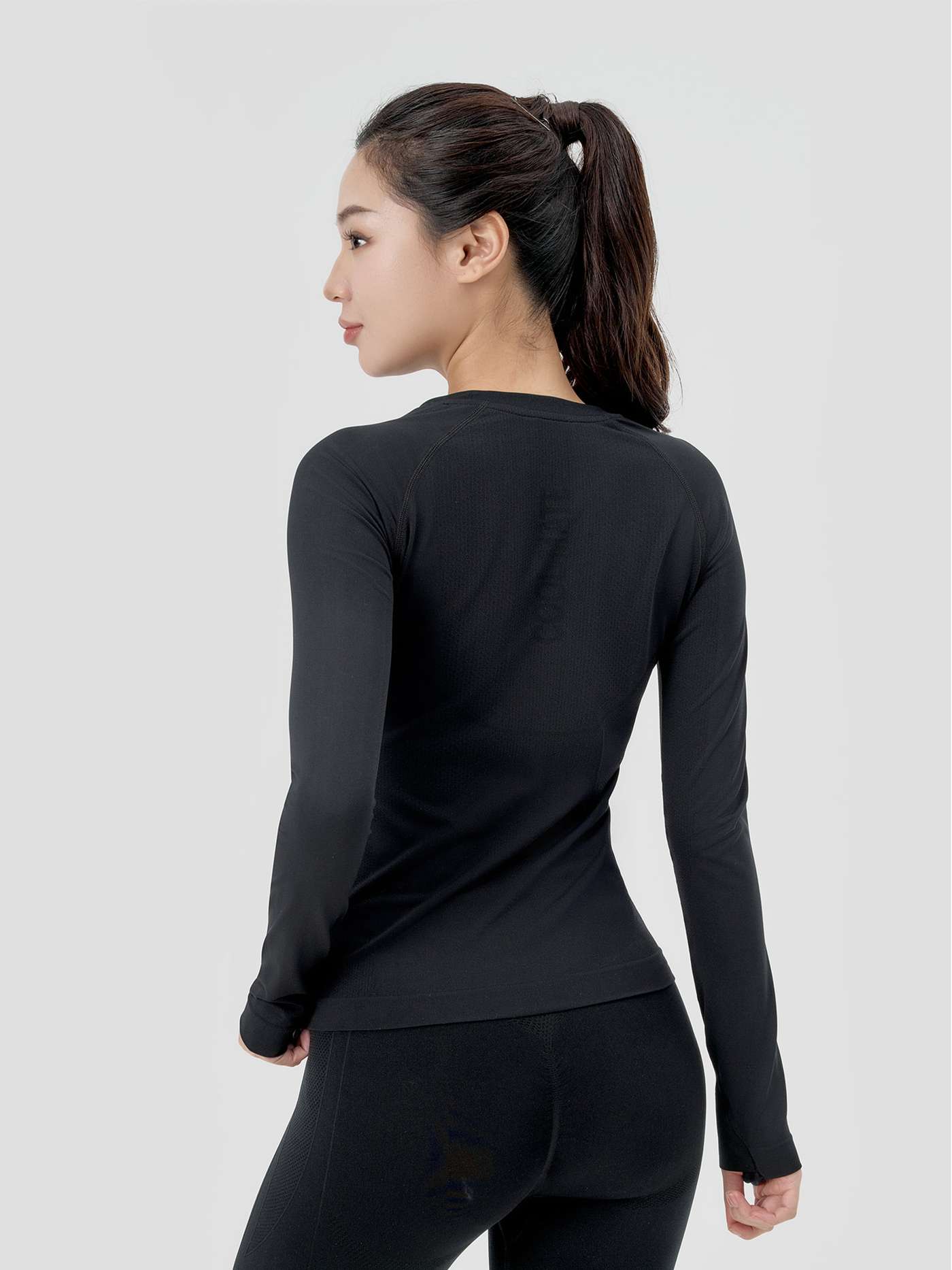 Áo dài tay thể thao Vital Seamless - Đen - undefined